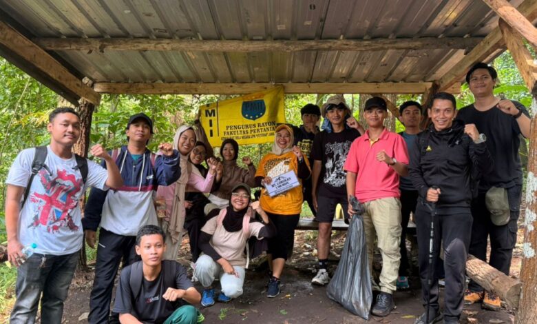 Harlah ke-10 PMII Rayon Pertanian Komisariat Bela Negara UPNVJT Diisi Aksi Peduli Lingkungan
