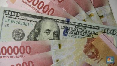 Rupiah Melemah, Daerah Terguncang: Tantangan Globalisasi terhadap Tata Kelola Urusan Publik Daerah di Indonesia Rupiah Melemah, Daerah Terguncang: Tantangan Globalisasi terhadap Tata Kelola Urusan Publik Daerah di Indonesia