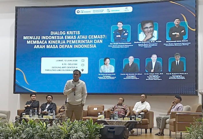Mahasiswa Kritik Habis Pemerintah, Budiman Sudjatmiko Jawab dengan Visi Besar Indonesia 2045 Mahasiswa Kritik Habis Pemerintah, Budiman Sudjatmiko Jawab dengan Visi Besar Indonesia 2045