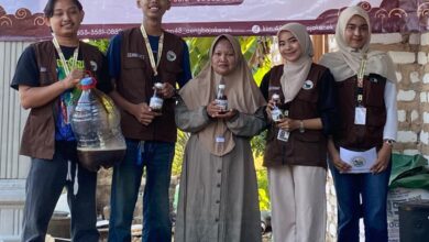 Mahasiswa KKN 48 Universitas Trunodjoyo Madura Edukasi Pengelolaan Limbah Air Tahu Menjadi Pupuk Organik Cair di Desa Aengbaja Kenek Mahasiswa KKN 48 Universitas Trunodjoyo Madura Edukasi Pengelolaan Limbah Air Tahu Menjadi Pupuk Organik Cair di Desa Aengbaja Kenek