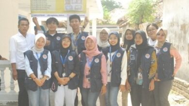 Mahasiswa KKN Kelompok 36 UTM Dorong Digitalisasi UMKM Desa Kapedi Melalui Penguatan Branding dan Administrasi Usaha Mahasiswa KKN Kelompok 36 UTM Dorong Digitalisasi UMKM Desa Kapedi Melalui Penguatan Branding dan Administrasi Usaha