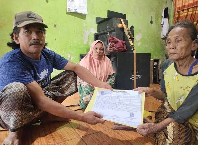 PETIK DUREN, Inovasi Lamongan Dekatkan Administrasi Kependudukan kepada Warga Rentan PETIK DUREN, Inovasi Lamongan Dekatkan Administrasi Kependudukan kepada Warga Rentan